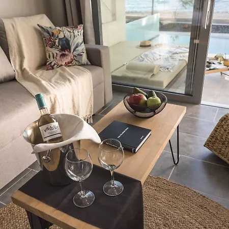Villa Di Mare Seaside Suites-3