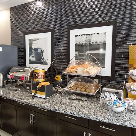 Hampton Inn & Suites Oklahoma City Airport-2