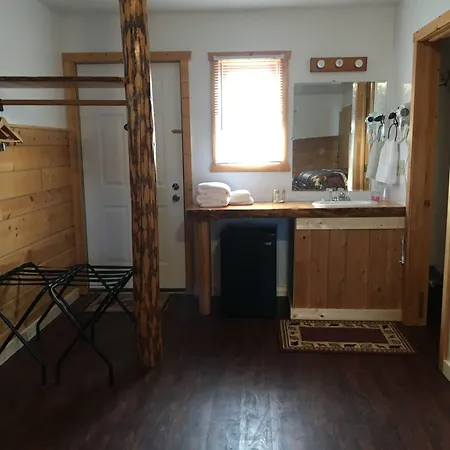 Chinook Winds Motel-2