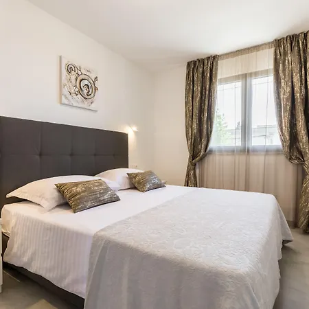 Luxury Rooms Pino-2