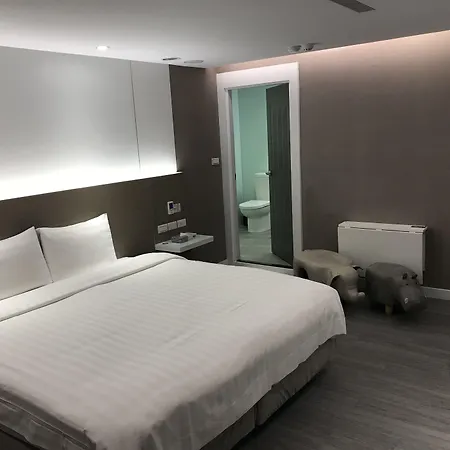 Golden Garden Hotel-3