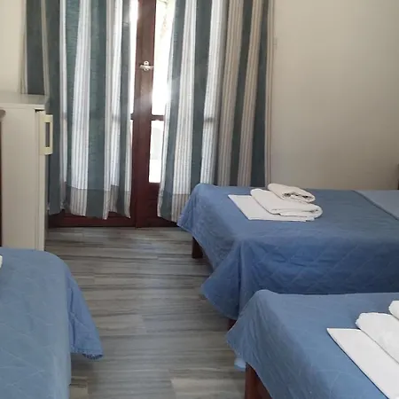 Rita'S Place Hotel-3