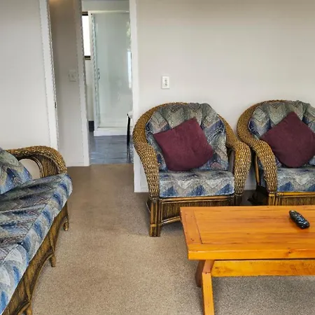 Boatshed Motel Apartments-3