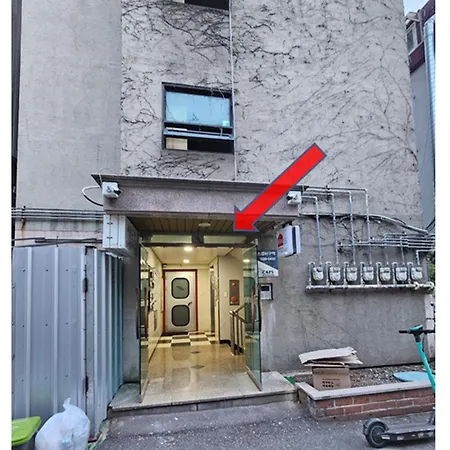 Omg House-2