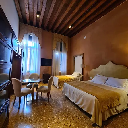 Ca' Cappellis - Luxury B&B And Exclusive Apartments-3