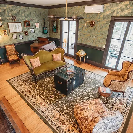 Hideaway Inn Lenox-3