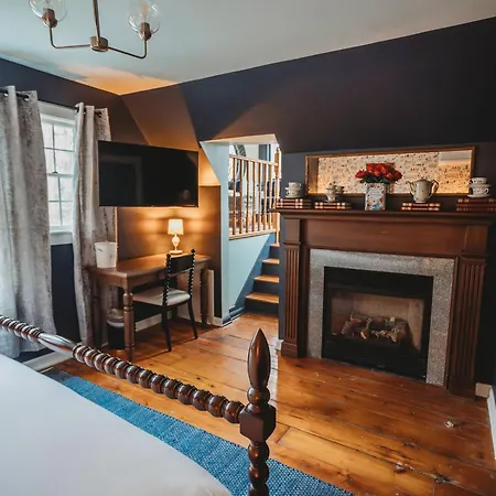 Hideaway Inn Lenox-2