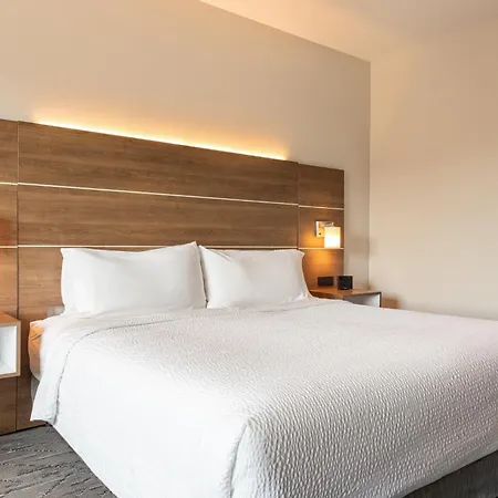 Holiday Inn Express & Suites Victoria-Colwood By Ihg-2