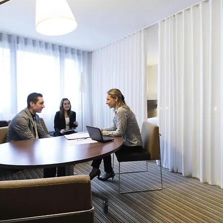 Novotel Suites Paris Montreuil Vincennes-3