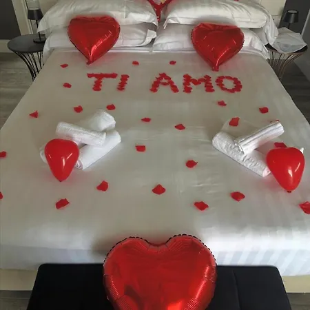18 Dante Luxury Suites-2