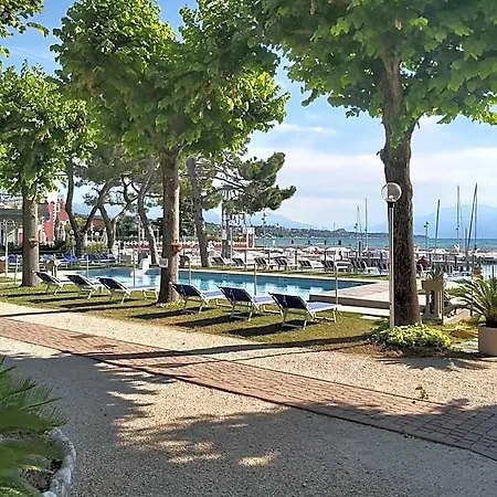 Villaggio Turistico Dei Tigli-2