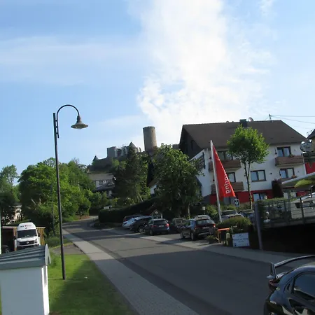Hotel zur Burg Nürburg-ring-2