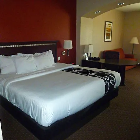 Americas Best Value Inn - Gun Barrel City-3