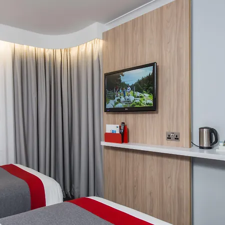 Holiday Inn Express London Luton Airport By Ihg-3