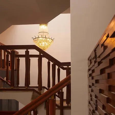 Hotel Chandelier-2