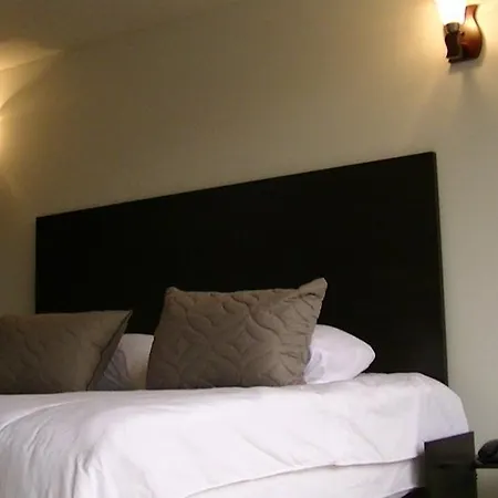 Hotel Chandelier-3