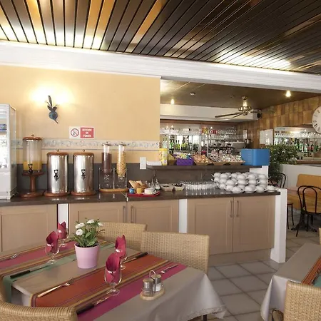 Hotel La Croix De Malte-2
