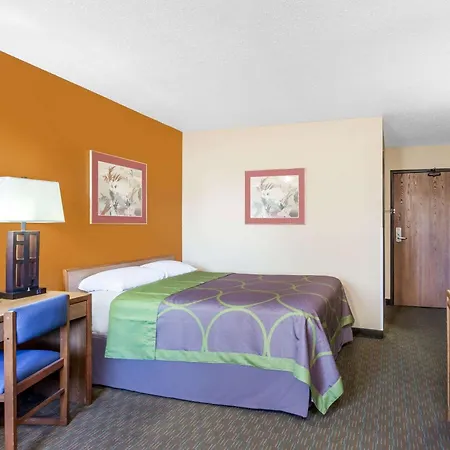 Super 8 By Wyndham Charlotte/Amusement Park Area-2