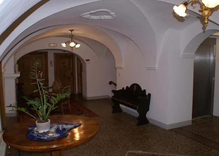 Historisches Hotel Piz Ela Berguen