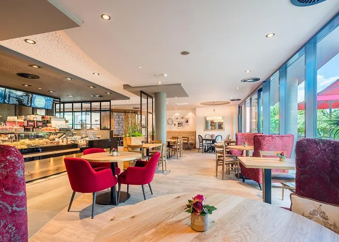 Stadthotel Lohne, Self Check-in&entspannt im Café frühstücken