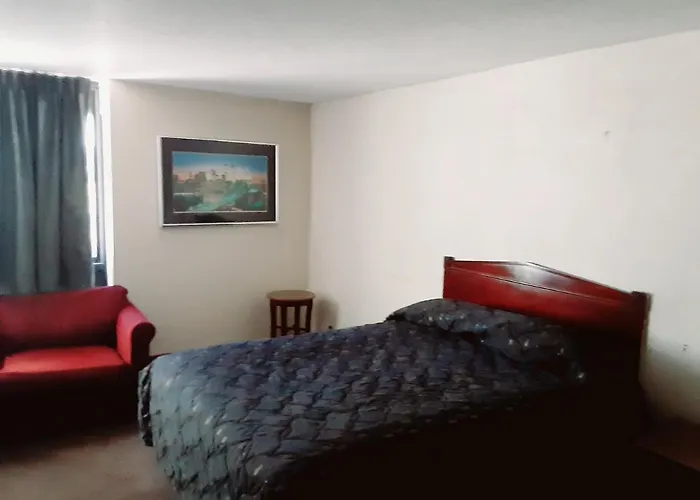 Vegas Minot Hotel
