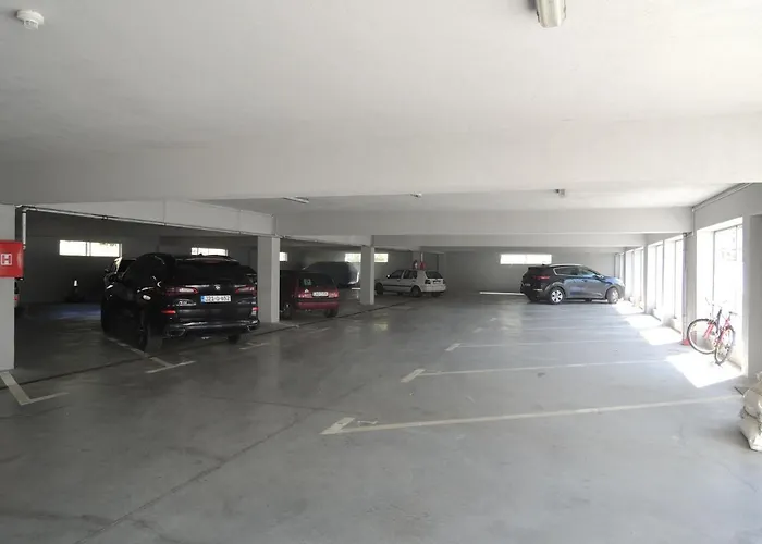 Hotel Logavina 8 Garage Parking