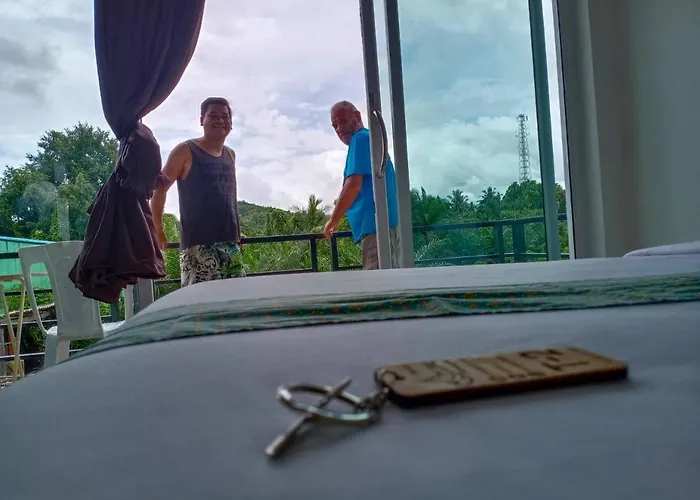 Tom'S House