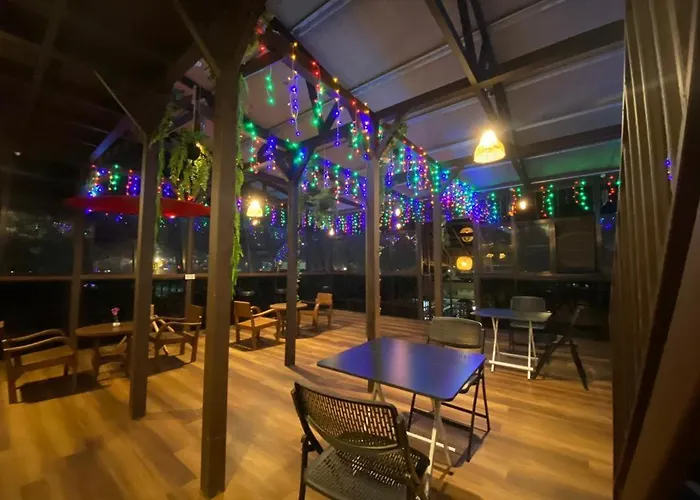 Anggun Lodge