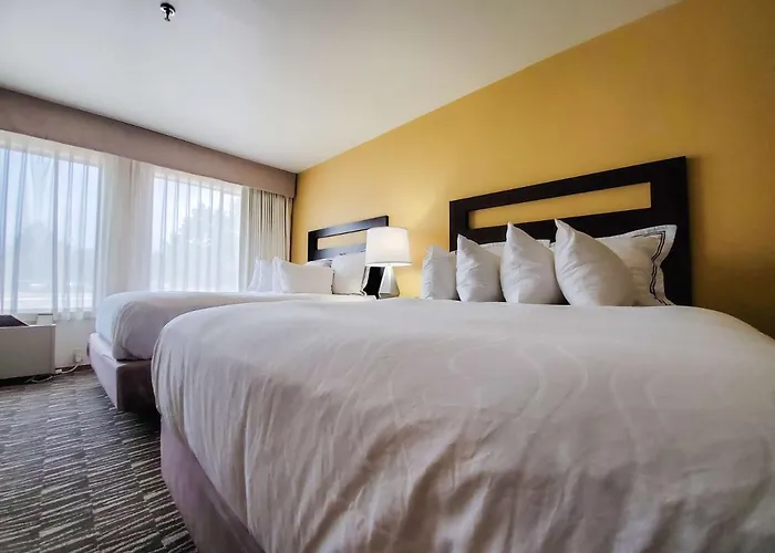 Best Western Plus Plaza Hotel