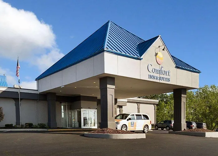 Comfort Inn & Suites Airport