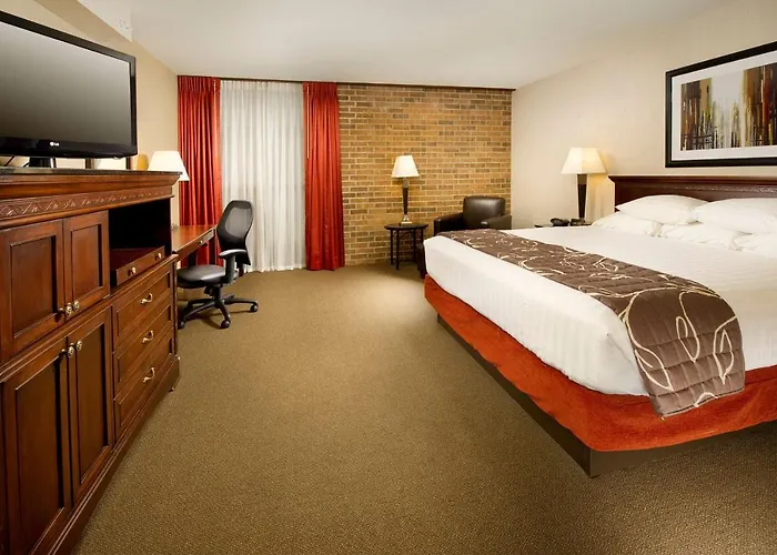 Drury Inn & Suites Kansas City Shawnee Mission