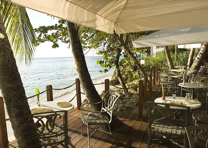 Settlers Beach Hotel