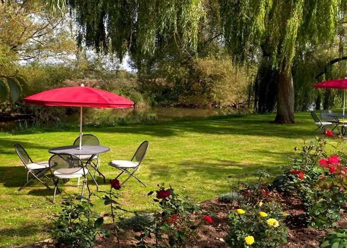 Cherbridge Lodges - Riverside Lodges, Short Lets