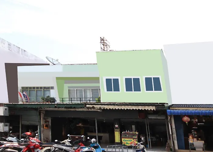 Oyo 1054 Phuket Backpacker Hostel
