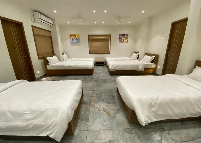 Hotel Damodar