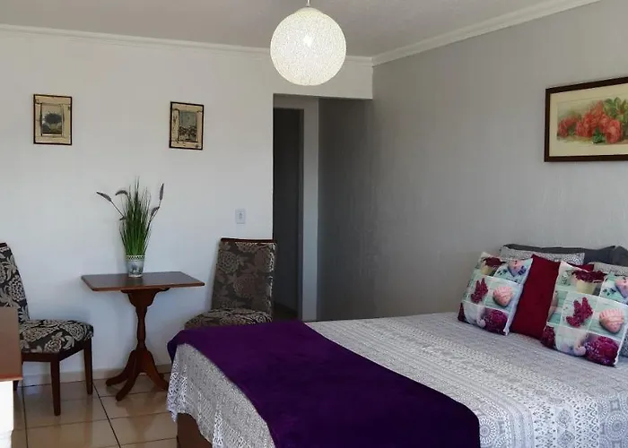 Pousada Cris Garden Bed&Breakfast
