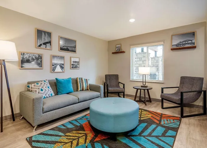 Woodspring Suites Brunswick