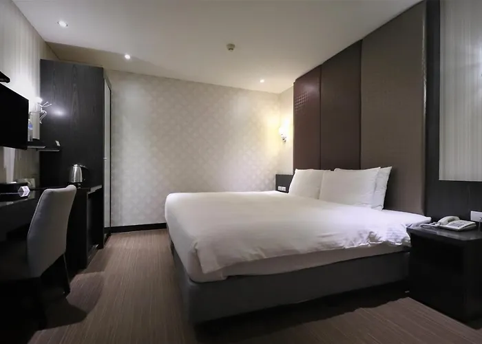 J-Hotel
