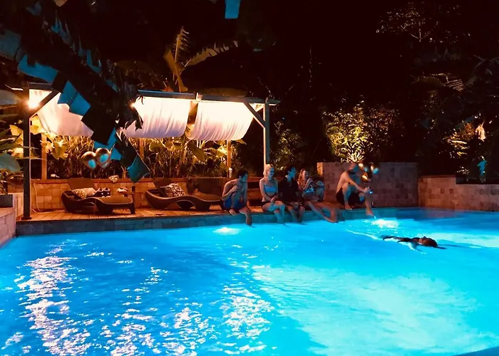Manurii Garden - Adults Only