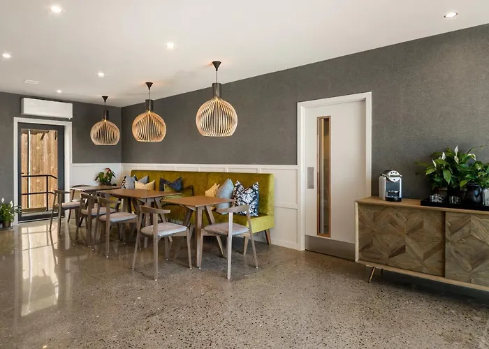 14Th Lane Urban Hotel
