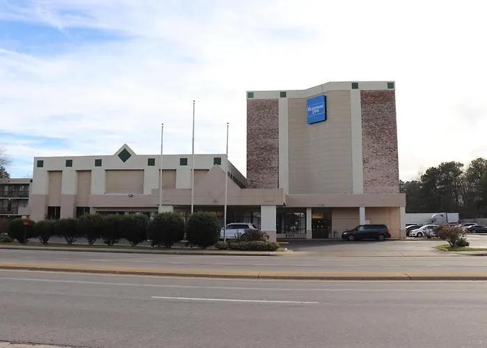 Dominion Inn And Suites