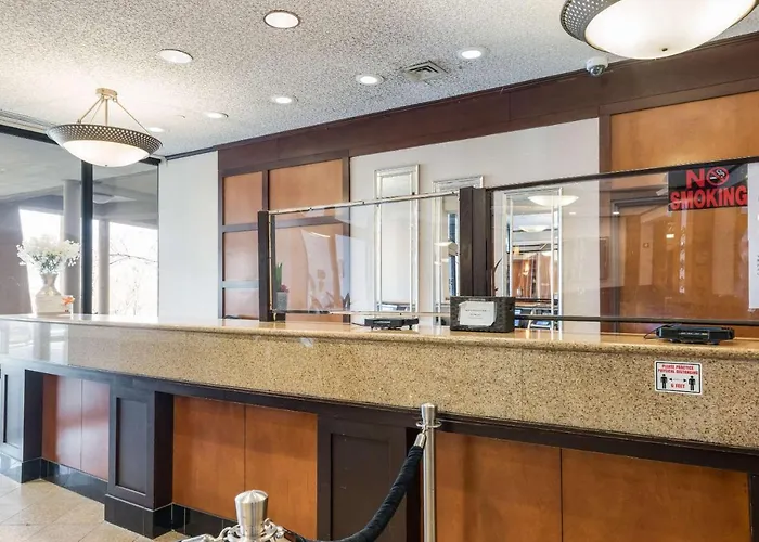 Clarion Hotel & Suites