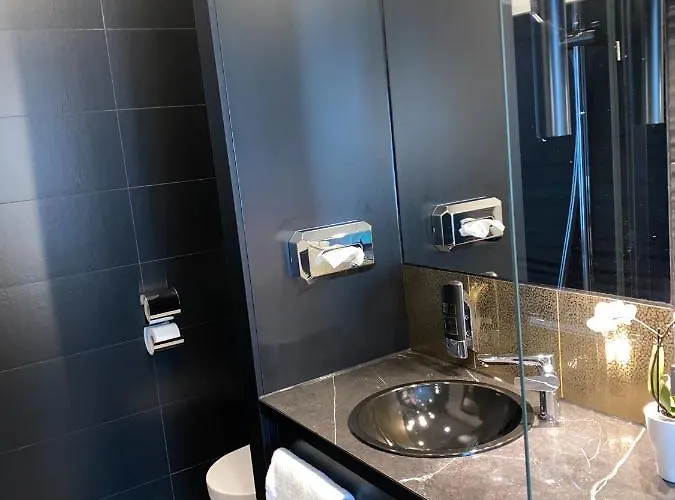 Primetime Hotel