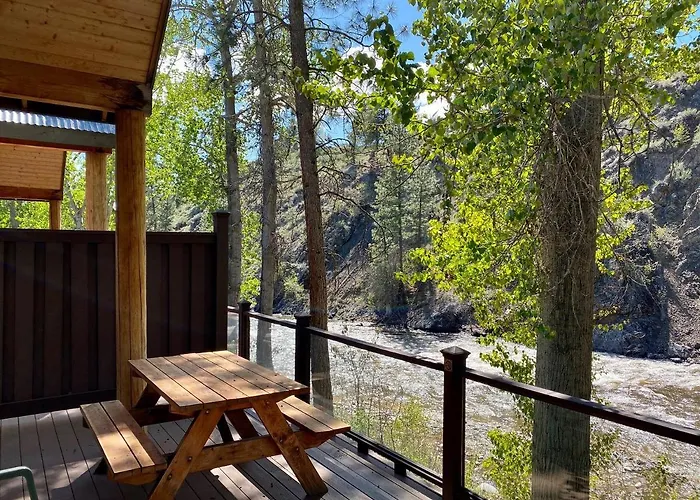 River'S Edge Resort