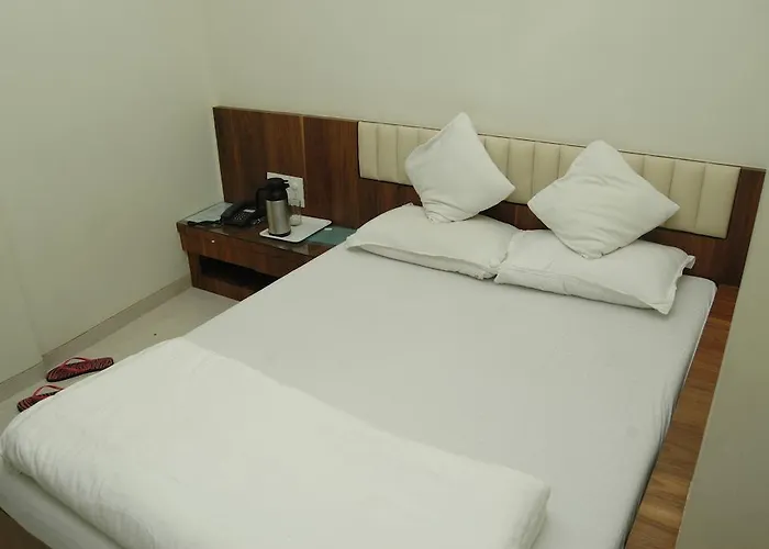 Hotel Causeway, Colaba