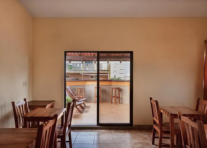 Hostel Tropical And Coworking