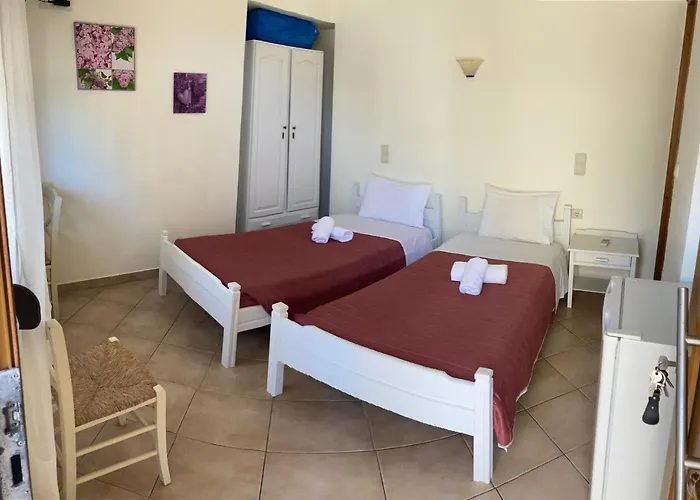 Molos Beach Rooms