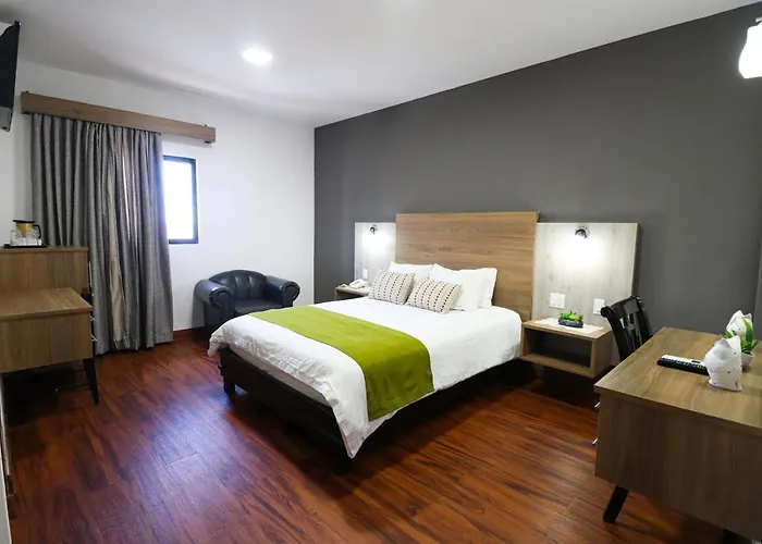 Hotel Puerta Del Sol