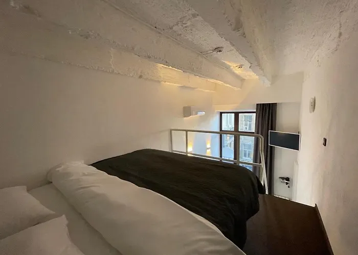 Lift Hotel Boutique - Derybasivska
