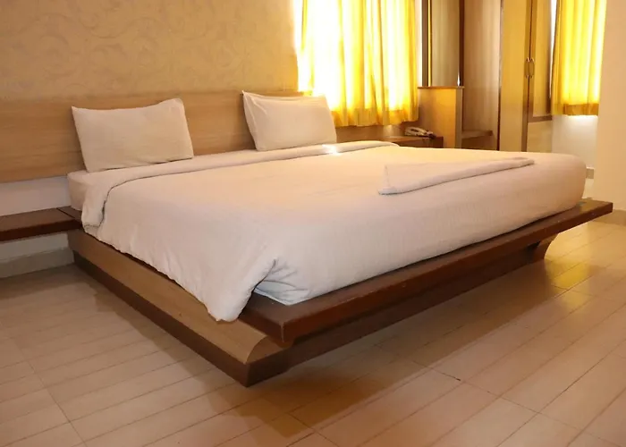 Hotel Sri Vaari Residency